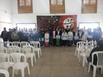 Entrega de netbooks en Cachar�