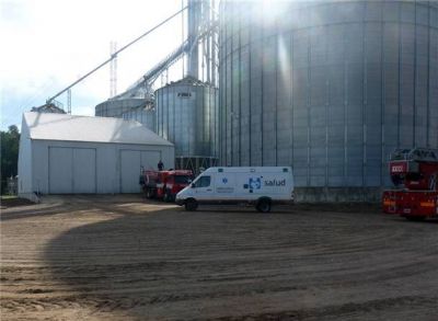 Un obrero de Tom�s Hnos. sufri� la amputaci�n de un pie al caer dentro de un silo