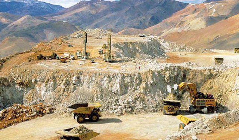 Freno total en Pascua Lama, la punta del iceberg de la crisis minera