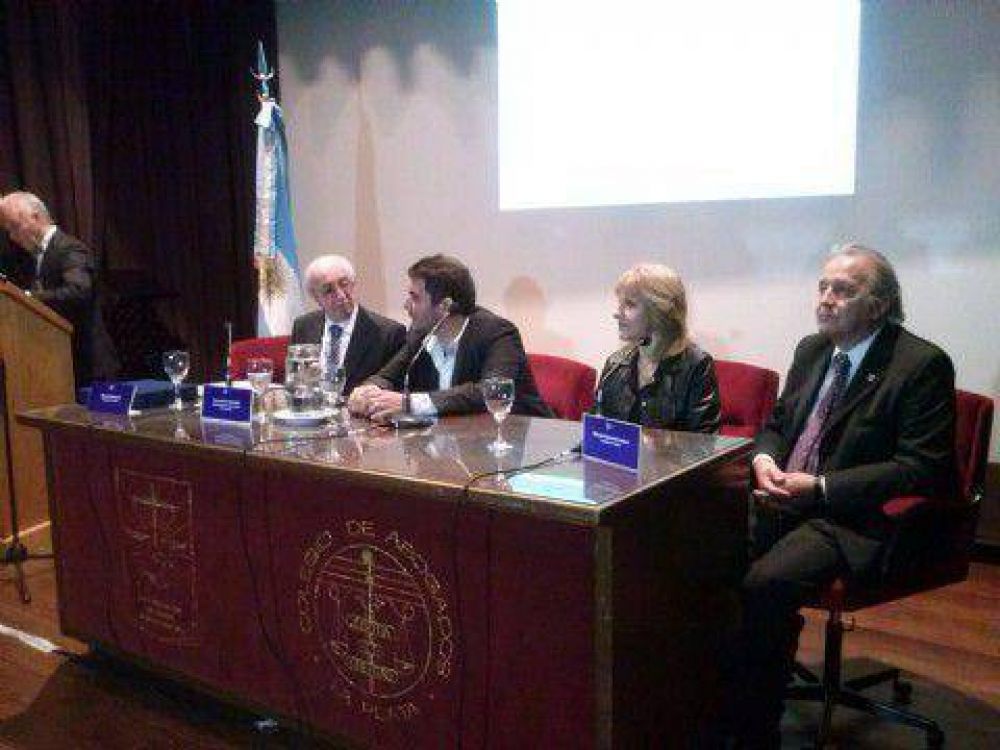 Distinguieron a asesores de seguros por su labor tras las inundaciones en La Plata