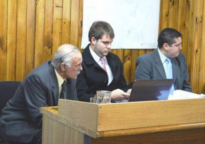 Dos polic�as y vecinos de Traberg declararon por antecedentes violentos de Laurita