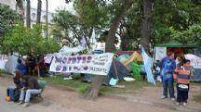 Salta: El Partido Obrero genera incidentes y toma de rehenes a diputados en la Legislatura