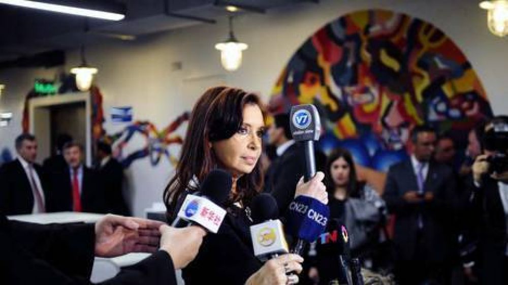 La reacci�n de Cristina cuando le acercaron un micr�fono de TN