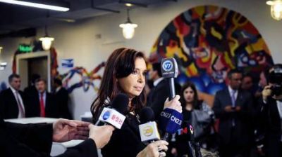 La reacci�n de Cristina cuando le acercaron un micr�fono de TN