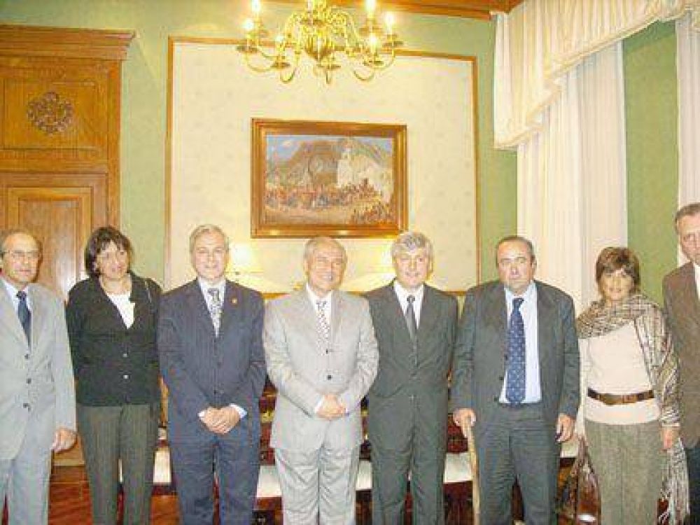 Abogados de la FACA Visitaron al gobernador 
