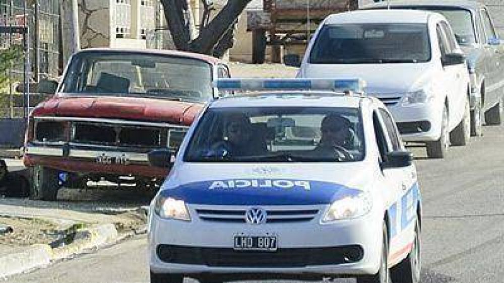 Desplazan a jefes policiales de Trelew por reiteradas denuncias de apremios