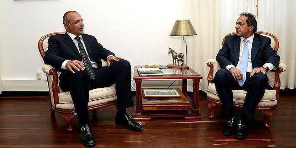 Buzzi almuerza hoy con Scioli en La Plata