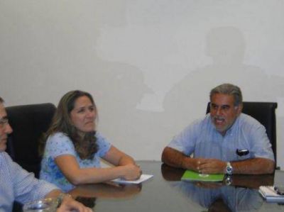 Albornoz le pide a Suteco que se siente a negociar