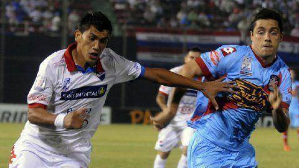 Arsenal cay� 1 a 0 en Paraguay ante Nacional por el partido de ida