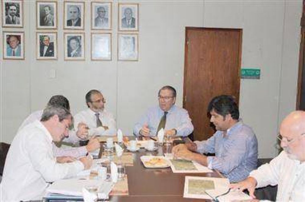 Acuerdos con C�rdoba por excedentes h�dricos