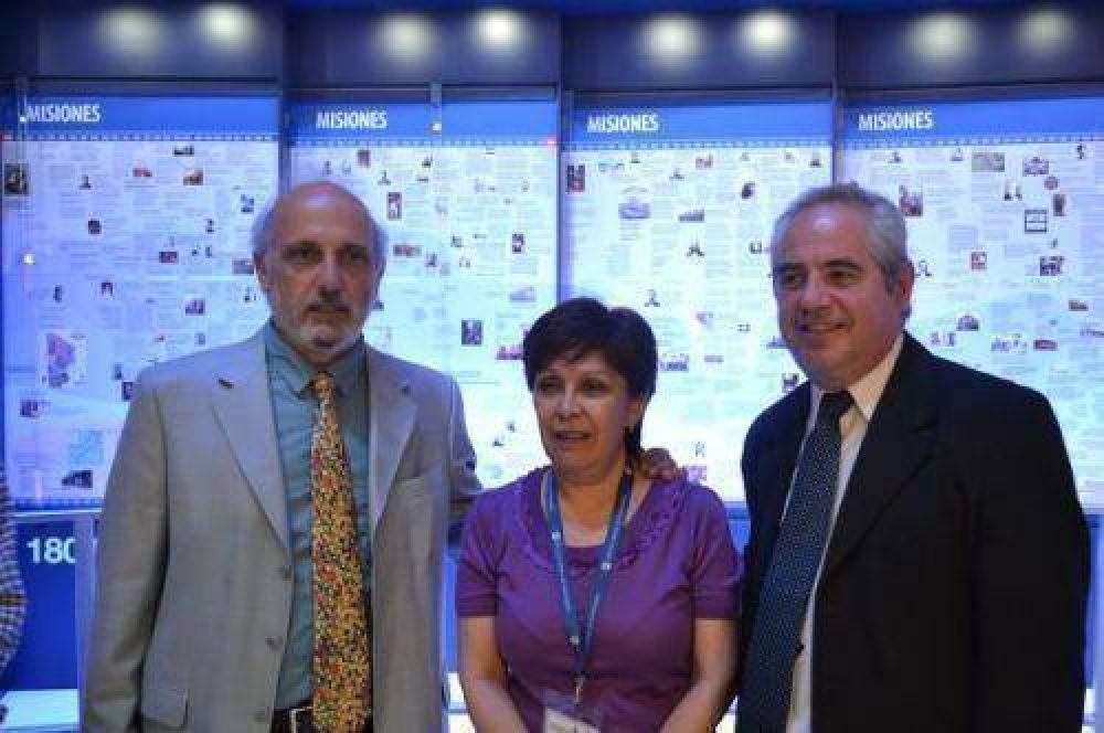 Presentaron la L�nea de Tiempo misionera en la Feria del Libro