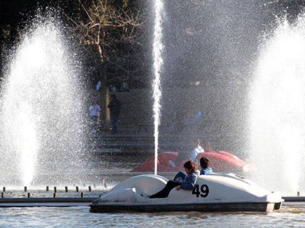 Robaron el sistema de audio de las aguas danzantes del Laguito