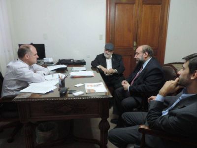 Jorge Henn recibi� al rector de la UNR y al decano de Ciencias M�dicas para tratar el programa Kiosco Saludable