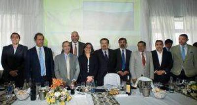 Contrapunto entre Mayoral y los empresarios por la miner�a