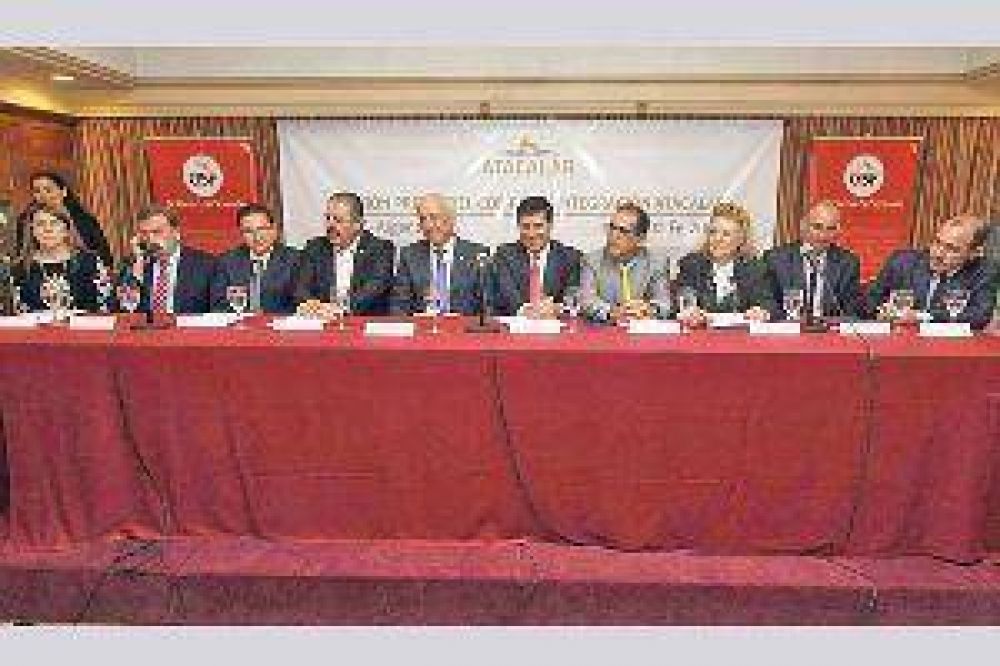 Santiago particip� de la reuni�n del Comit� de Integraci�n Atacalar