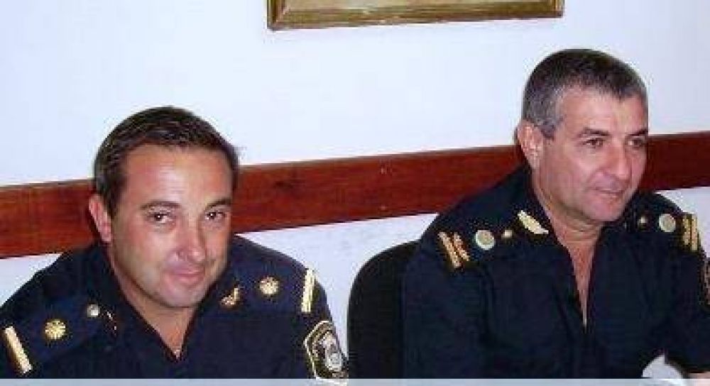 Los Jefes Policiales se re�nen con las comisiones barriales