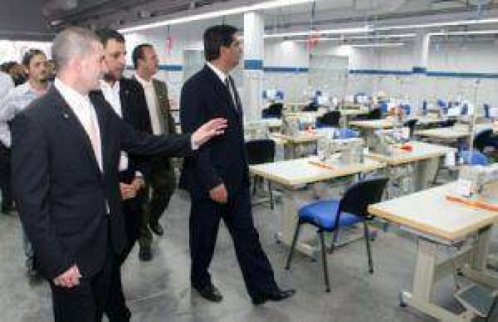 Habilitan el primer taller del Polo Chaco Industrias de Dise�o Textil 