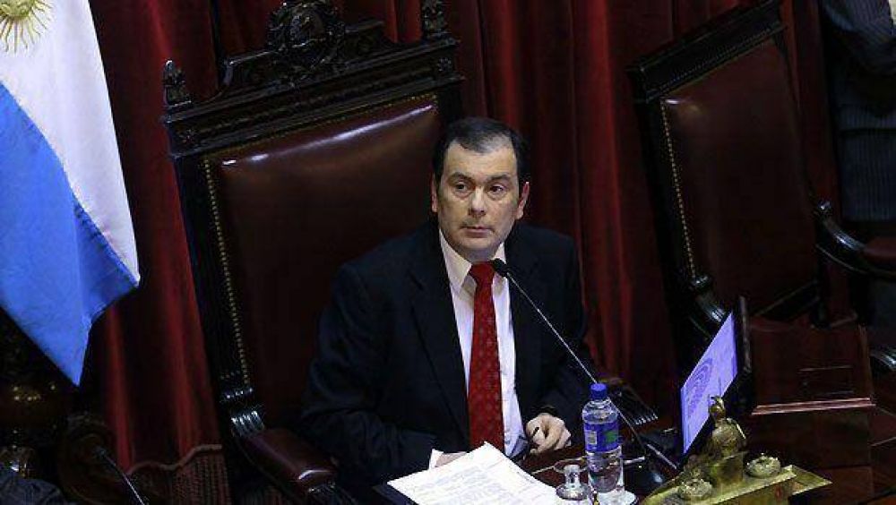 Zamora presidi� sesi�n del Senado donde habl� Capitanich