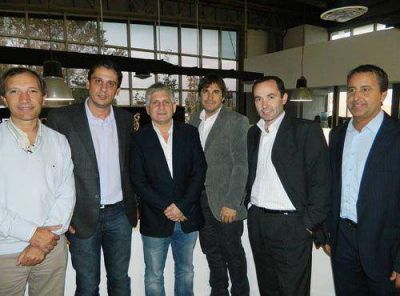 El Frente Renovador marplatense se reuni� en Tigre