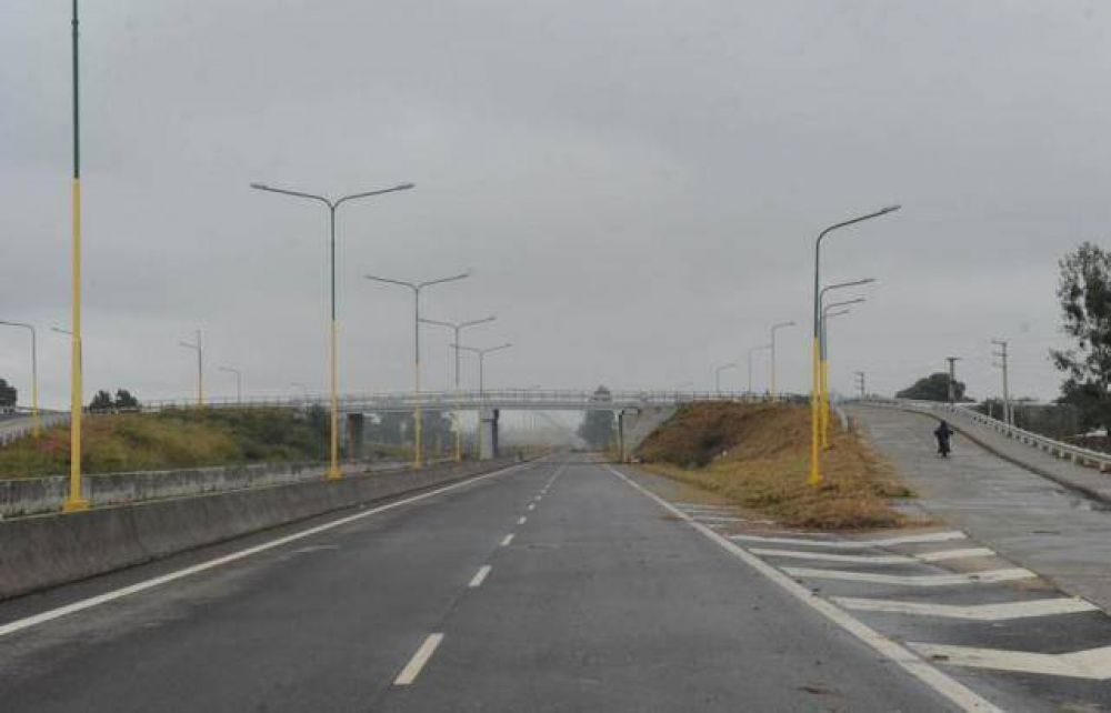 Seg�n Vialidad, los vecinos no dejan trabajar en la autov�a