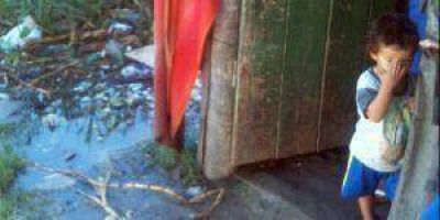 Varias casas en Formosa est�n bajo agua por crecida del r�o y lagunas