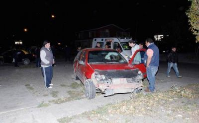Un joven hospitalizado tras choque