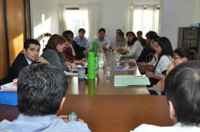 Ministra Peralta respondi� cuestionamiento de legisladores