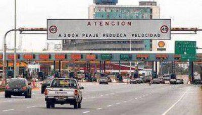 Por los aumentos, 1.600 autos evitan los peajes a diario