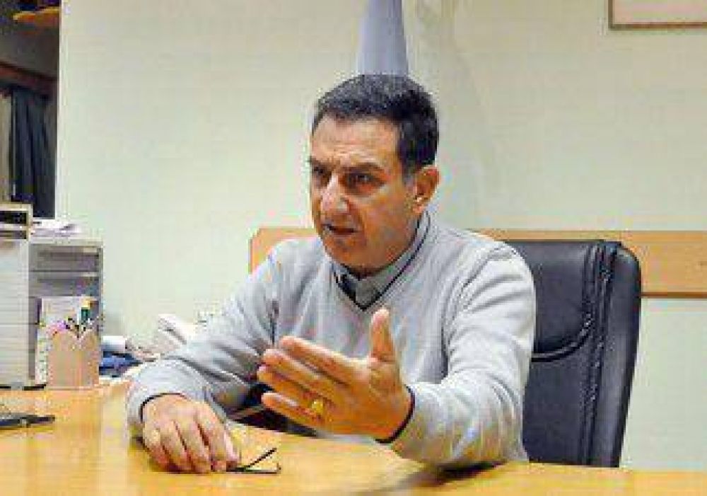 Aumentan entre el 30 y 50% a los jefes policiales 