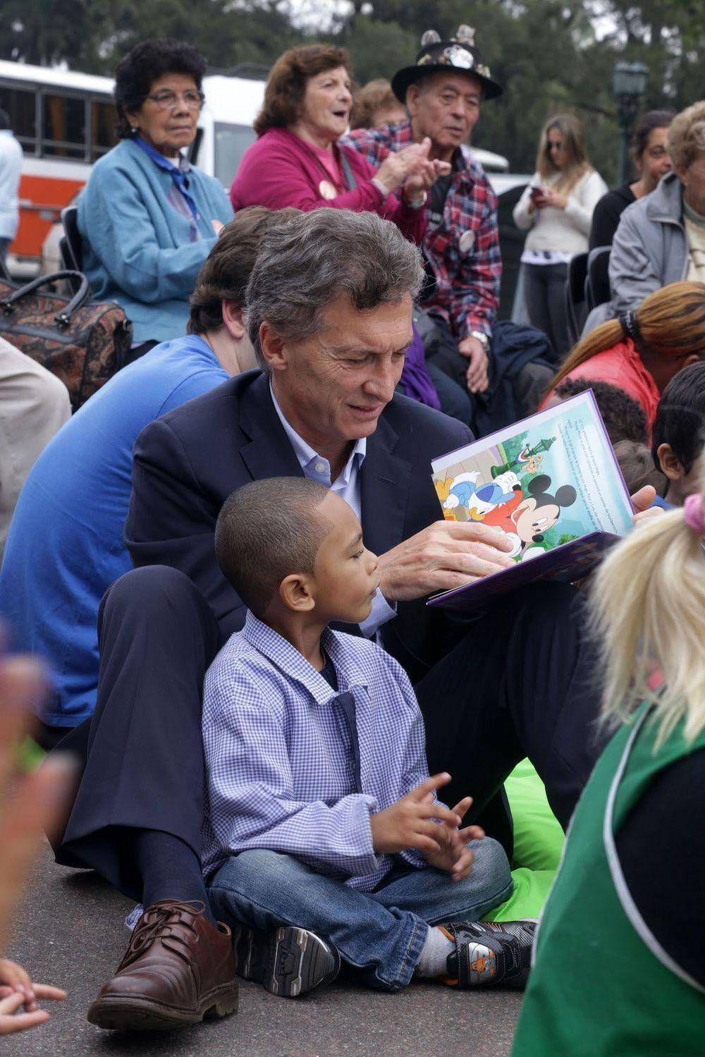 Macri asisti� a una jornada recreativa que uni� a ni�os y a adultos mayores