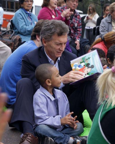Macri asisti� a una jornada recreativa que uni� a ni�os y a adultos mayores