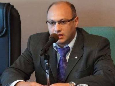 La UCR present� su proyecto de municipalizaci�n