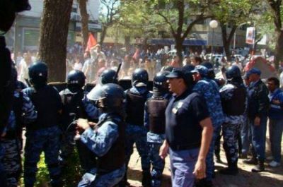 El gobierno de Bacileff Ivanoff reprimi� con dureza y sin mediar palabra
