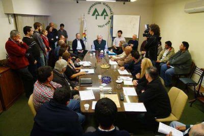 REANUDAN EL OPERATIVO SOLIDARIO DE ENTREGA DE LECHE EN LOS BARRIOS