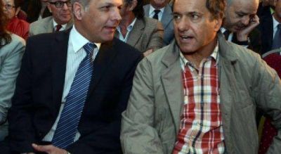 Scioli se re�ne con el gobernador Buzzi para 