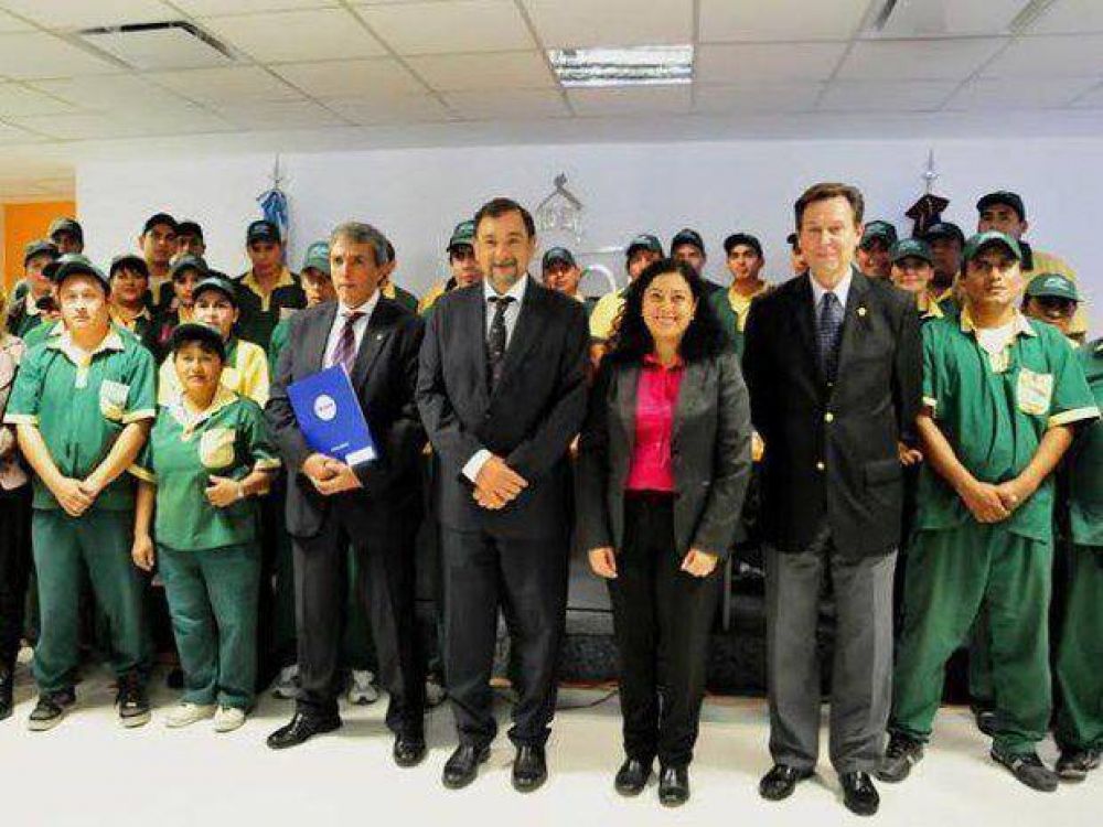Certificaci�n ISO a una cooperativa de excombatientes