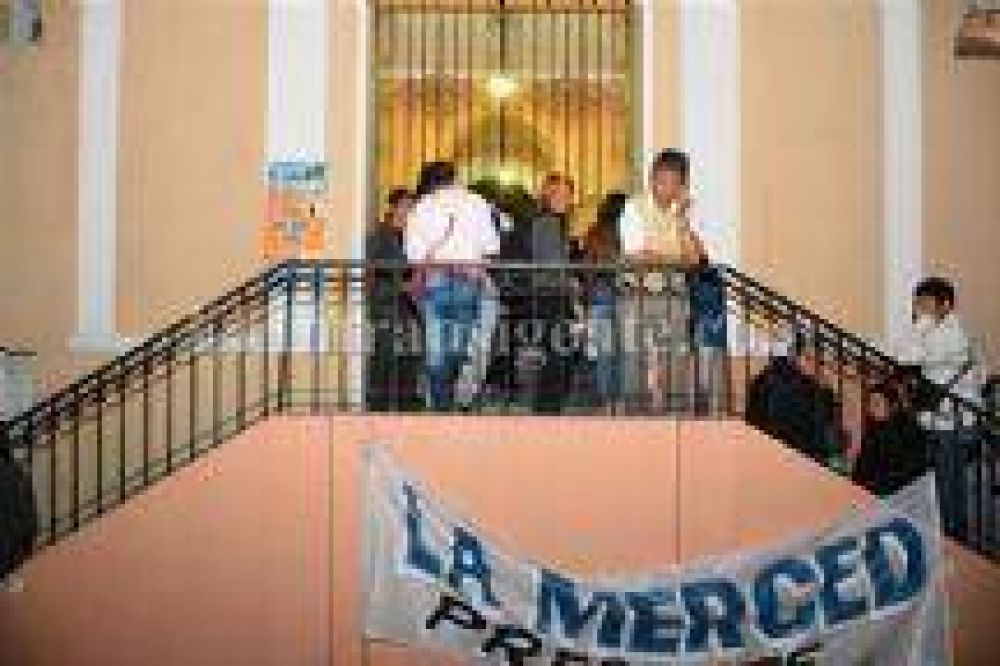 Abrieron una causa penal por los incidentes registrados anoche en la Legislatura de Salta