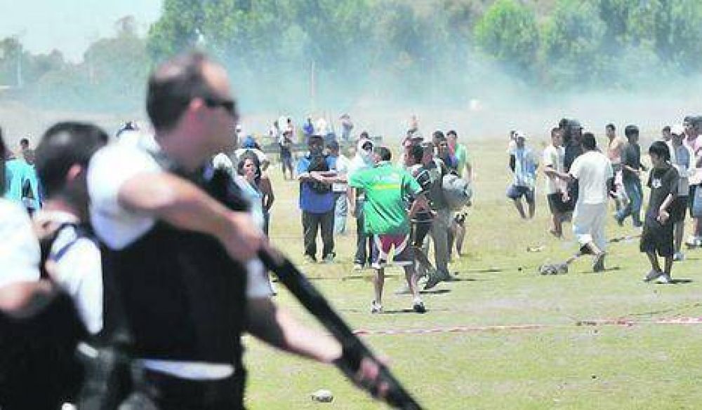 Indoamericano: Procesan a 41 jefes policiales