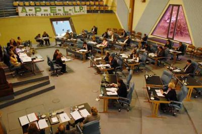 Diputados reclam� que se intensifiquen los controles sobre las tarjetas de cr�dito y d�bito