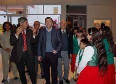 Zamora particip� de acto en Casa de Italia 