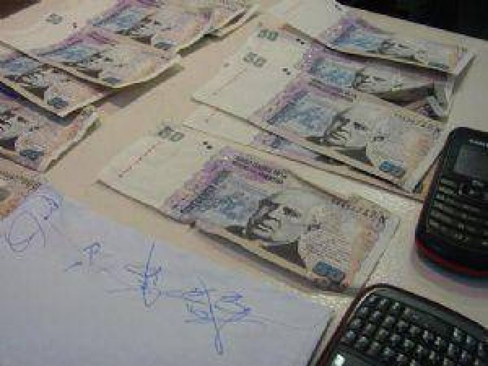 Secuestran auto, droga y billetes falsos: un detenido