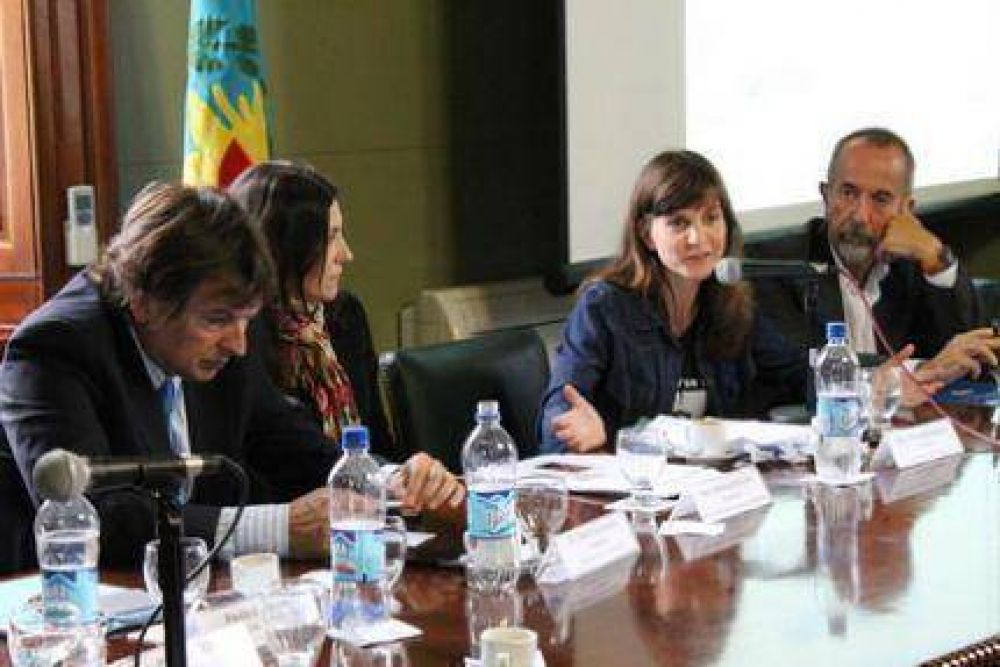 Jornada por el d�a de la violencia institucional en el Senado provincial