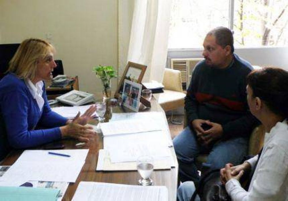 Baragiola se reuni� con miembros de la Comisi�n de Monitoreo de Convenios del Foro de Seguridad