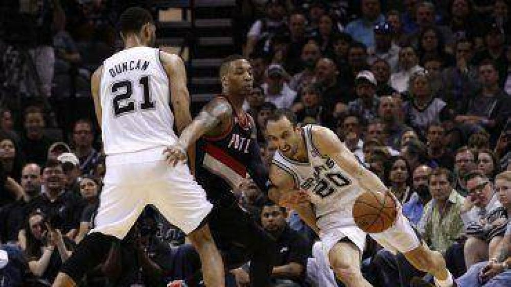 Gin�bili anot� 16 puntos en la victoria de los Spurs ante los Blazers