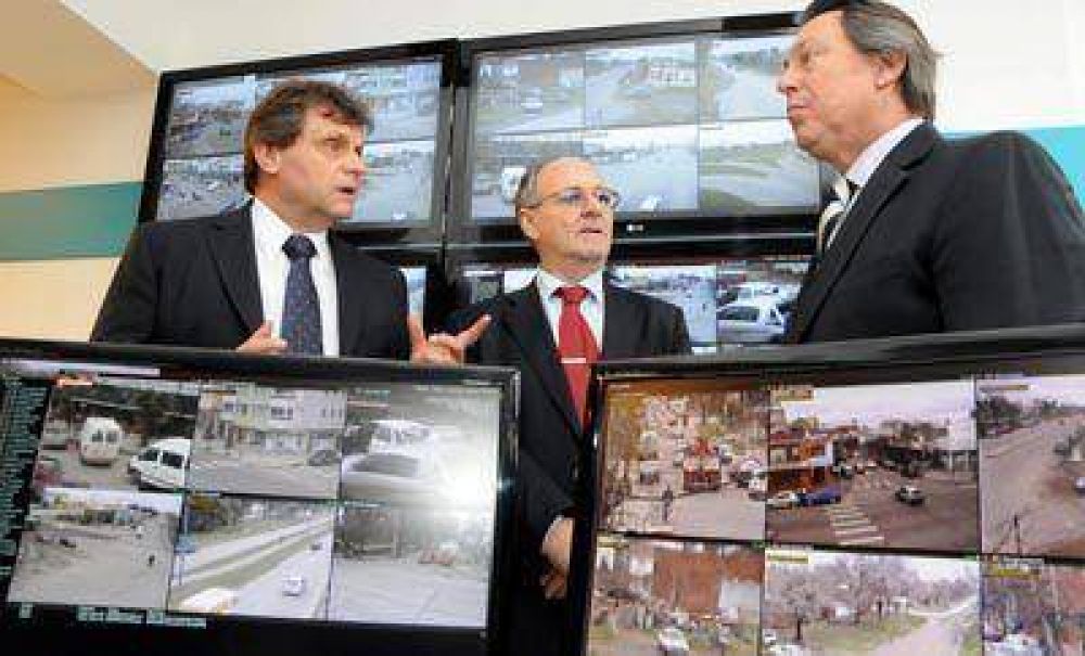 Inseguridad: ca�tico manejo de Pulti expuso el Foro Municipal de Seguridad