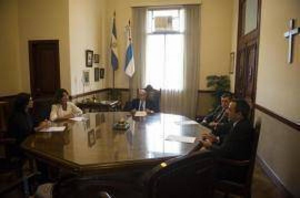 Pese a las amenazas, fiscales citan a 23 polic�as imputados por sedici�n