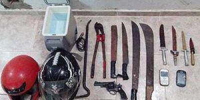 Detienen a presuntos arrebatadores