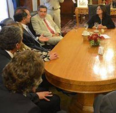 Beder reiter� que La Rioja no tiene otro destino que la miner�a