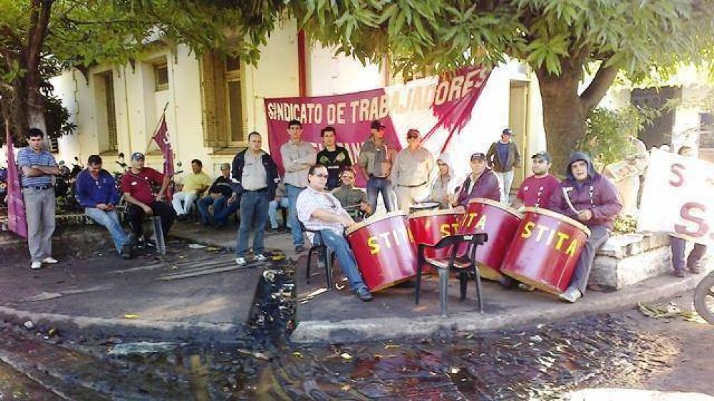 Se intensifica el conflicto en la f�brica de Tanino