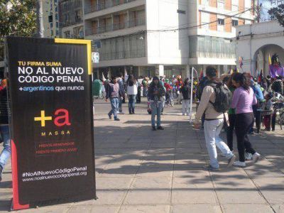 Juntaron firmas en contra del nuevo C�digo Penal